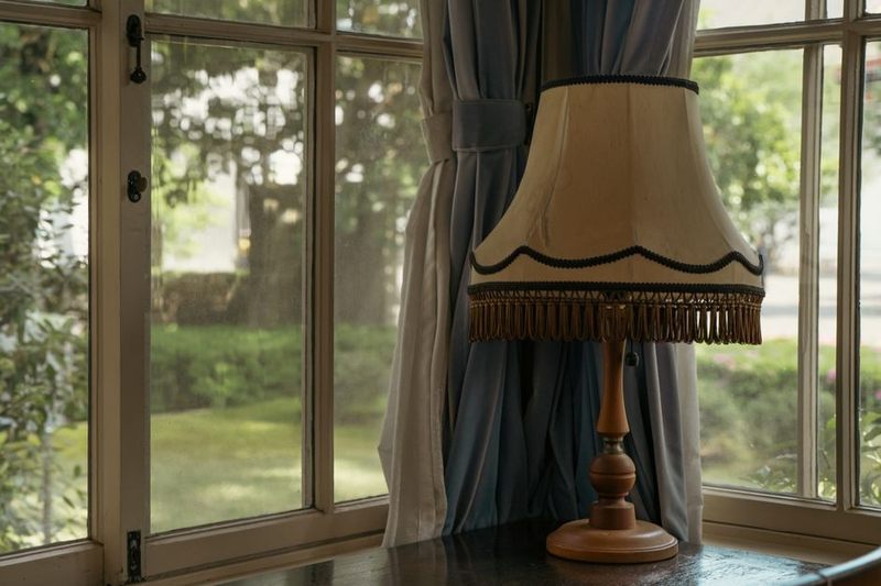 Lampe de Table Rotin